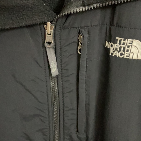 North Face Women’s Denali Jacket in Fleece - Picture 4 of 9